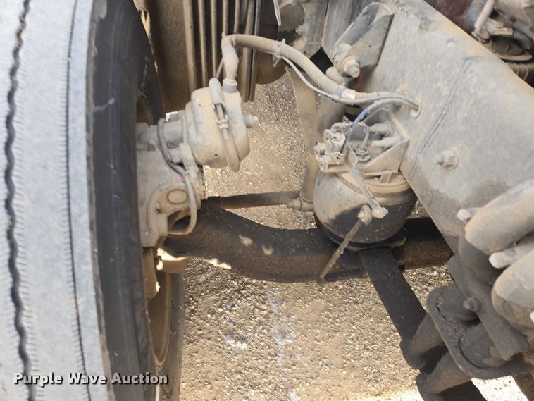 image for item EB1253 2017 Freightliner Cascadia semi truck