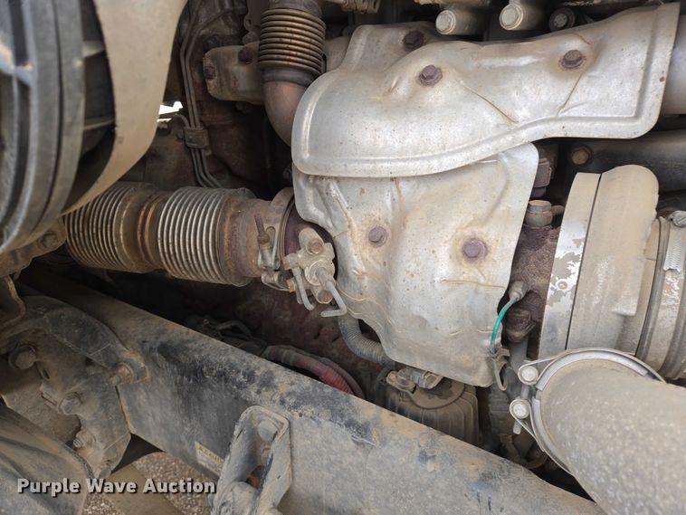 image for item EB1253 2017 Freightliner Cascadia semi truck