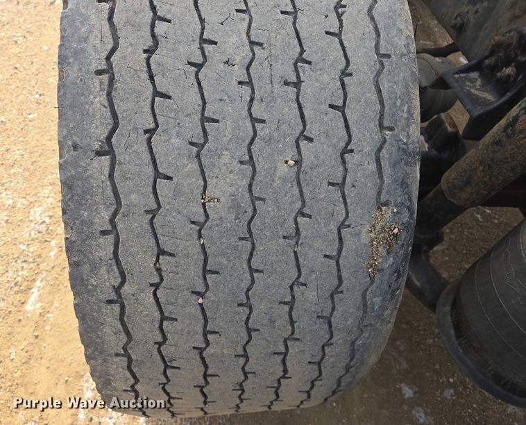 image for item EB1253 2017 Freightliner Cascadia semi truck