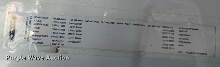 image for item EB1253 2017 Freightliner Cascadia semi truck