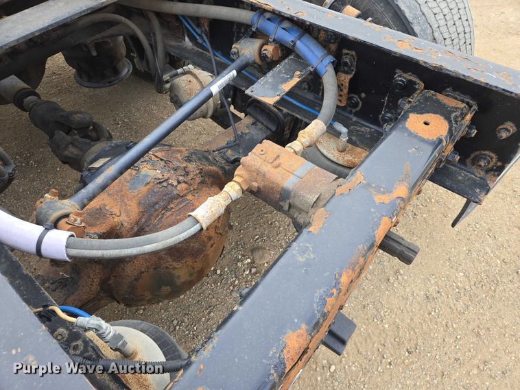 image for item EB1254 2015 Freightliner Cascadia semi truck