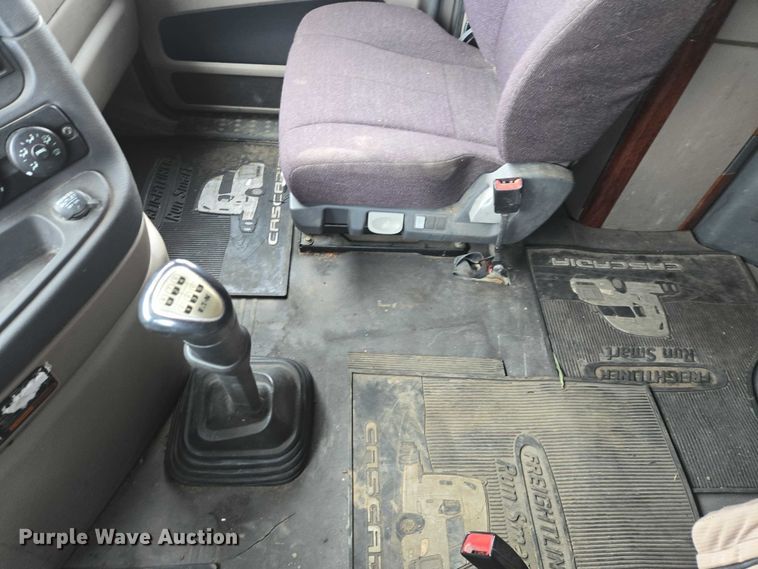 image for item EB1254 2015 Freightliner Cascadia semi truck