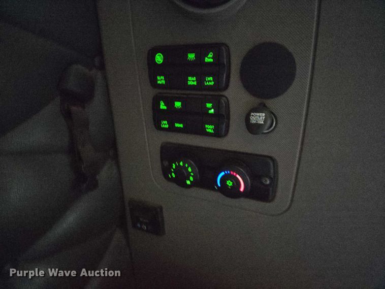 image for item EB1254 2015 Freightliner Cascadia semi truck