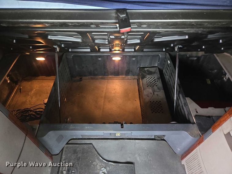 image for item EB1254 2015 Freightliner Cascadia semi truck