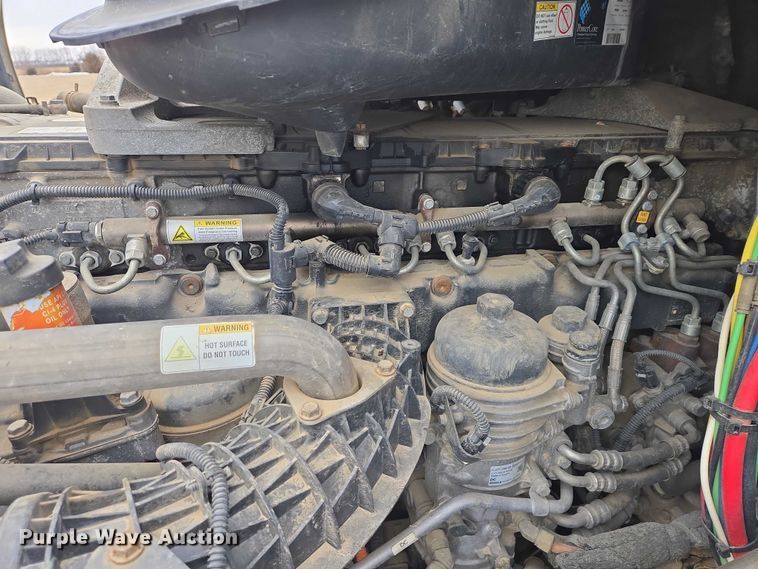 image for item EB1254 2015 Freightliner Cascadia semi truck