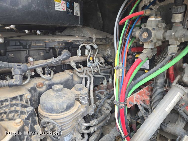 image for item EB1254 2015 Freightliner Cascadia semi truck