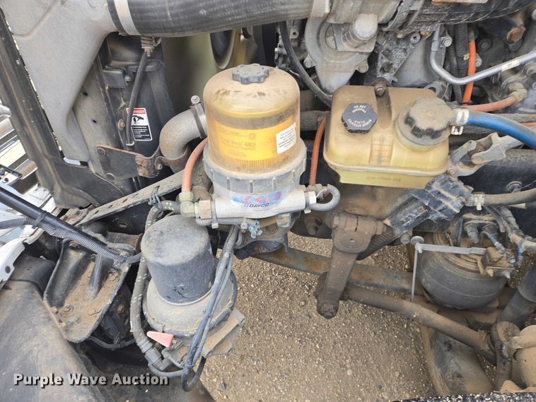 image for item EB1254 2015 Freightliner Cascadia semi truck