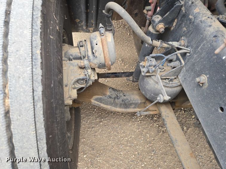 image for item EB1254 2015 Freightliner Cascadia semi truck