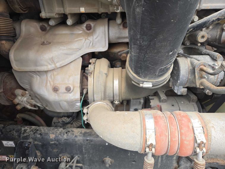 image for item EB1254 2015 Freightliner Cascadia semi truck