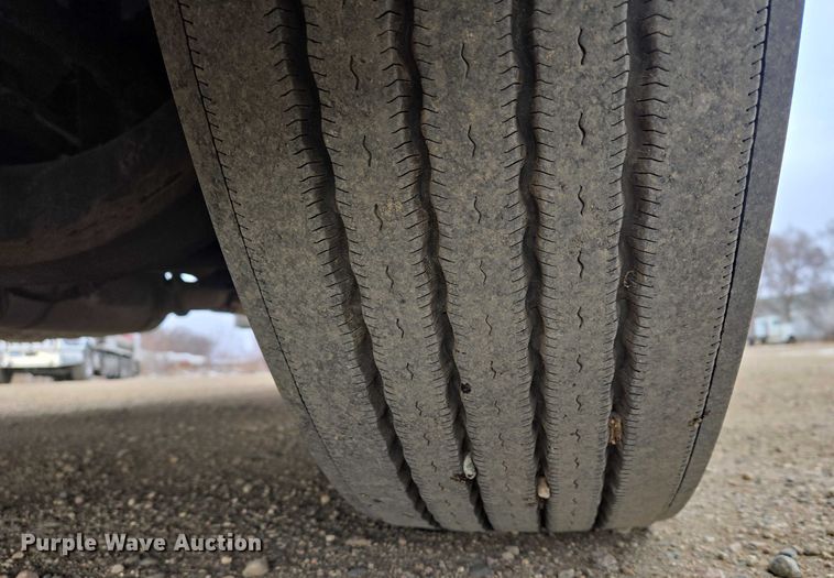 image for item EB1254 2015 Freightliner Cascadia semi truck