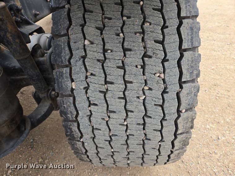 image for item EB1254 2015 Freightliner Cascadia semi truck