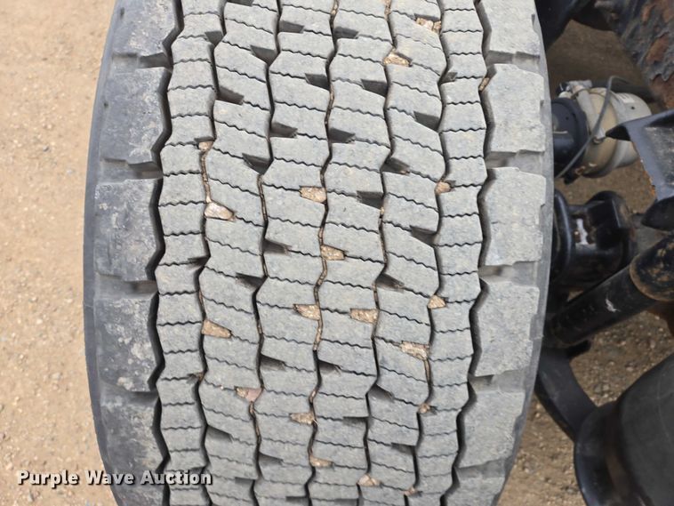 image for item EB1254 2015 Freightliner Cascadia semi truck