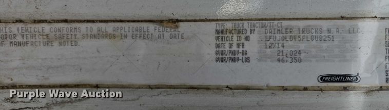 image for item EB1254 2015 Freightliner Cascadia semi truck