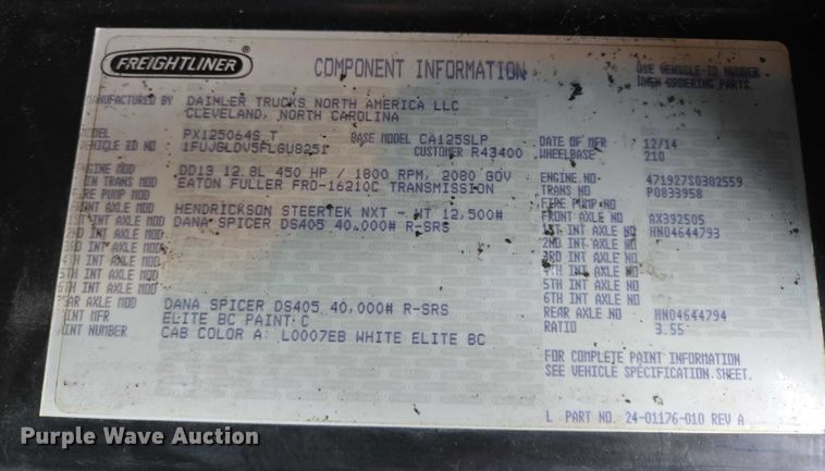 image for item EB1254 2015 Freightliner Cascadia semi truck