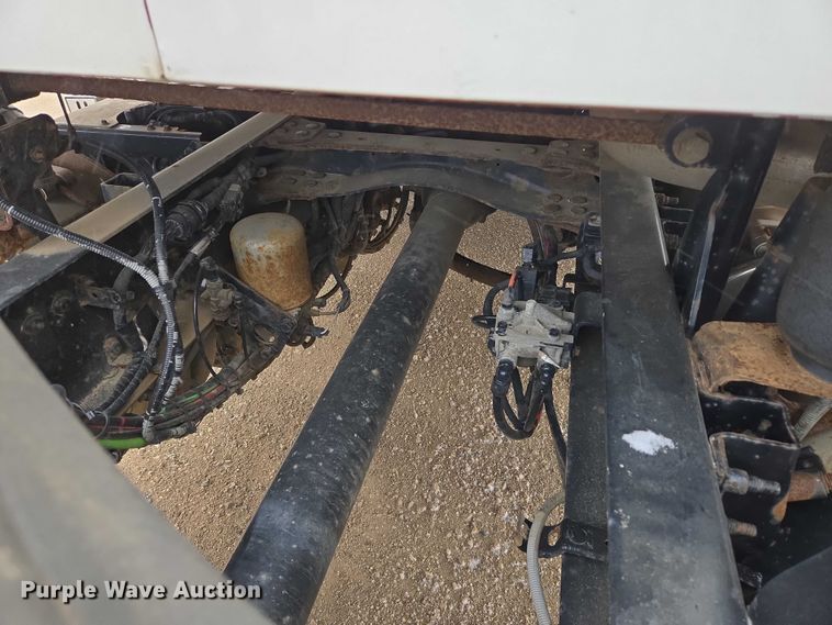 image for item EB1255 2015 Mack CXU613 semi truck