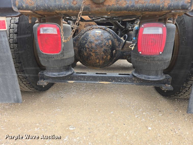 image for item EB1255 2015 Mack CXU613 semi truck