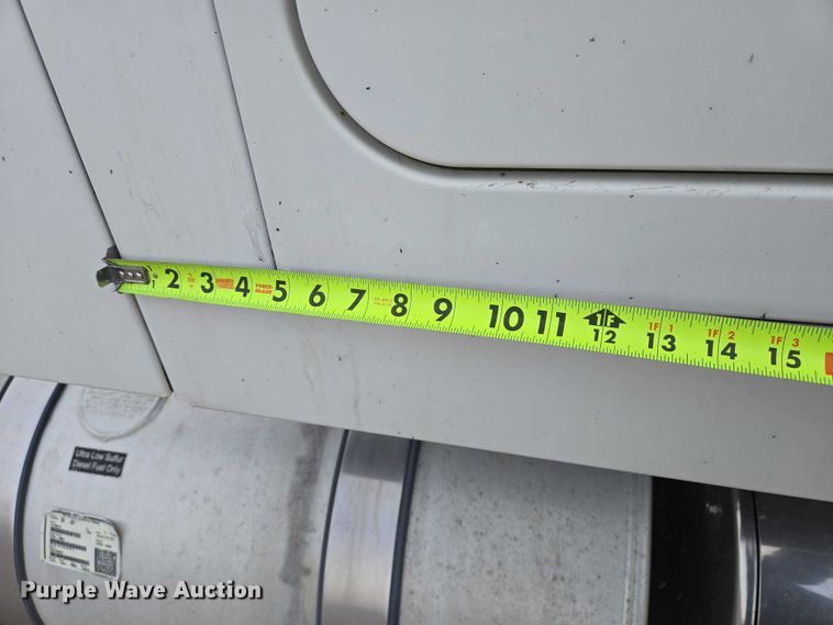 image for item EB1255 2015 Mack CXU613 semi truck