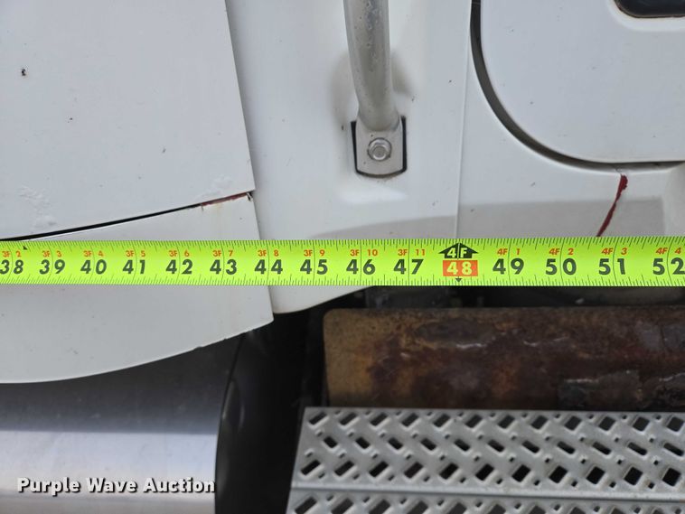 image for item EB1255 2015 Mack CXU613 semi truck