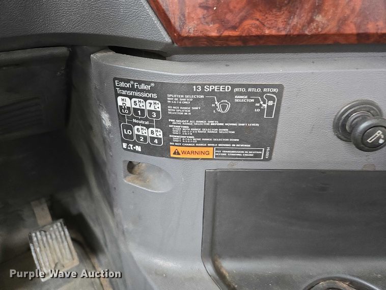 image for item EB1255 2015 Mack CXU613 semi truck