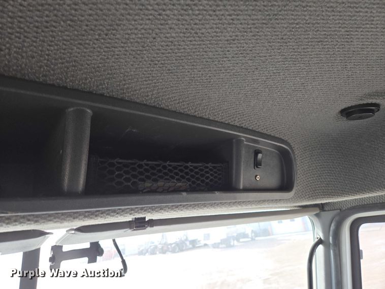 image for item EB1255 2015 Mack CXU613 semi truck