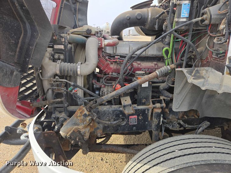 image for item EB1255 2015 Mack CXU613 semi truck