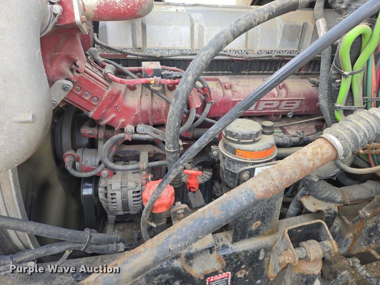 image for item EB1255 2015 Mack CXU613 semi truck