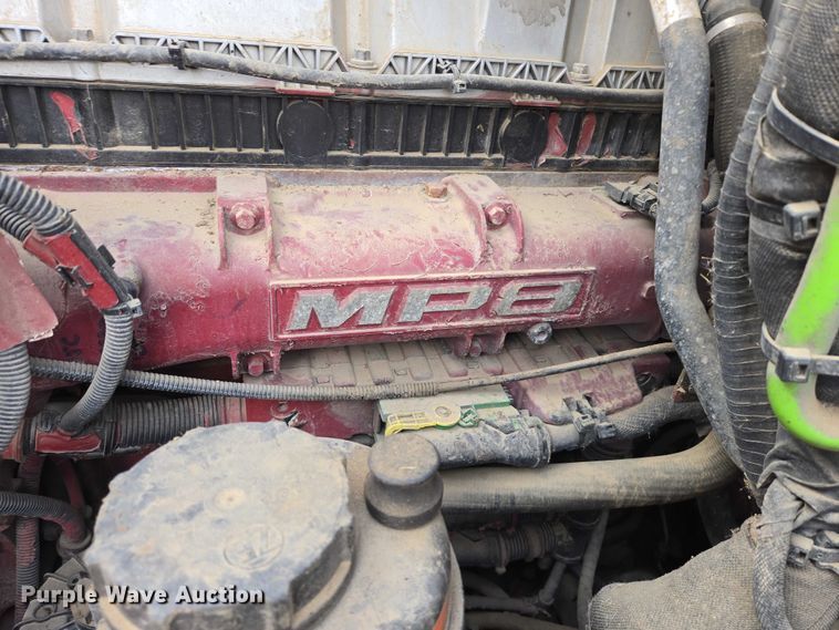 image for item EB1255 2015 Mack CXU613 semi truck