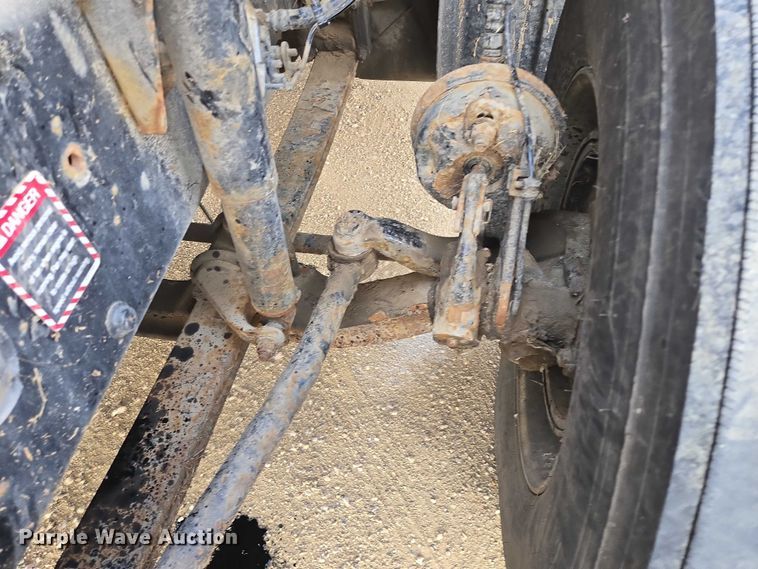 image for item EB1255 2015 Mack CXU613 semi truck