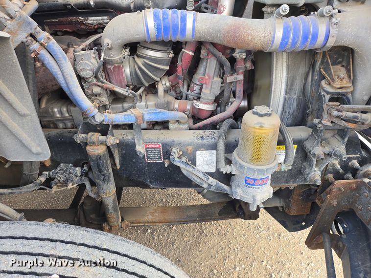 image for item EB1255 2015 Mack CXU613 semi truck