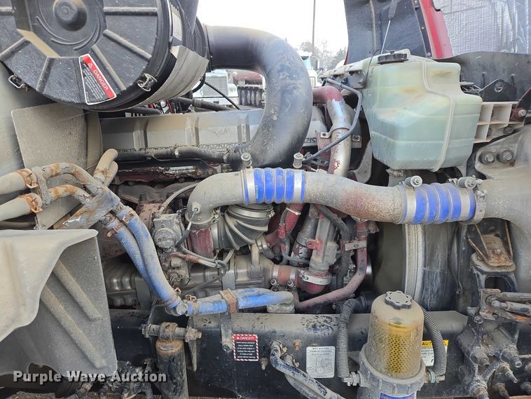 image for item EB1255 2015 Mack CXU613 semi truck