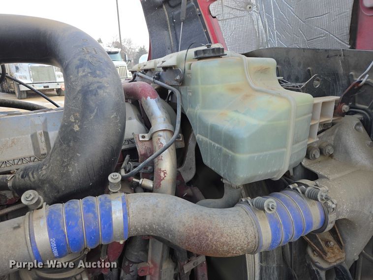 image for item EB1255 2015 Mack CXU613 semi truck