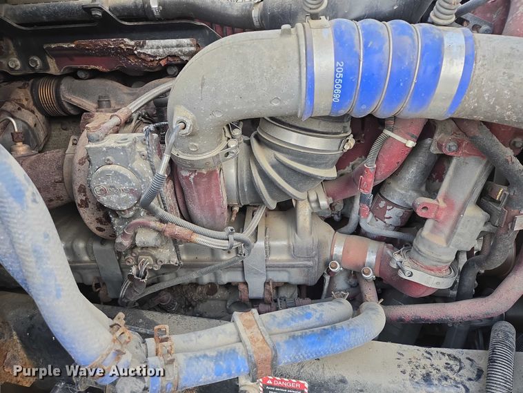 image for item EB1255 2015 Mack CXU613 semi truck