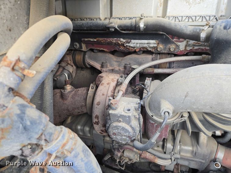 image for item EB1255 2015 Mack CXU613 semi truck