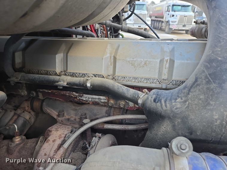 image for item EB1255 2015 Mack CXU613 semi truck