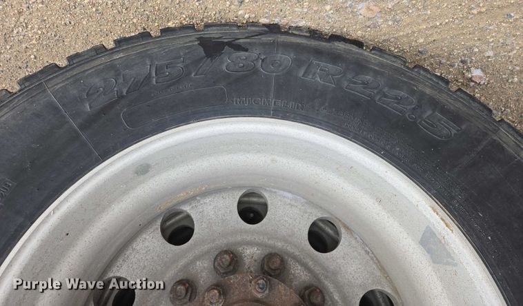 image for item EB1255 2015 Mack CXU613 semi truck