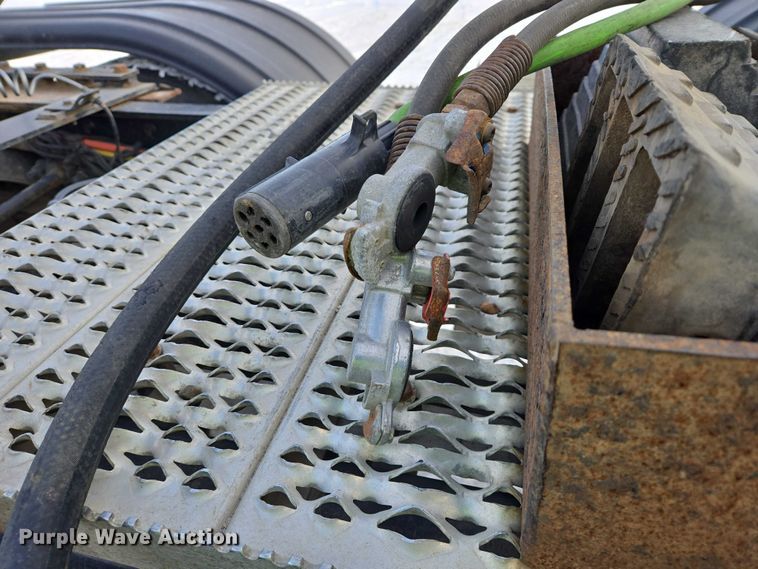 image for item EB1257 2020 Peterbilt 579 semi truck