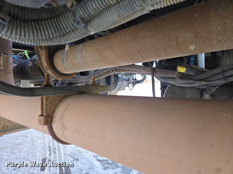 image for item EB1257 2020 Peterbilt 579 semi truck