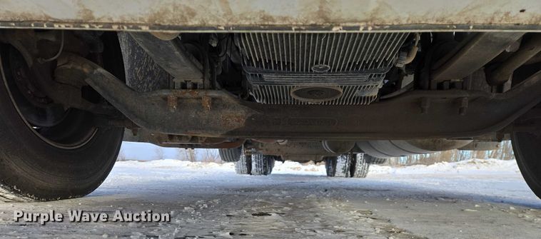 image for item EB1257 2020 Peterbilt 579 semi truck