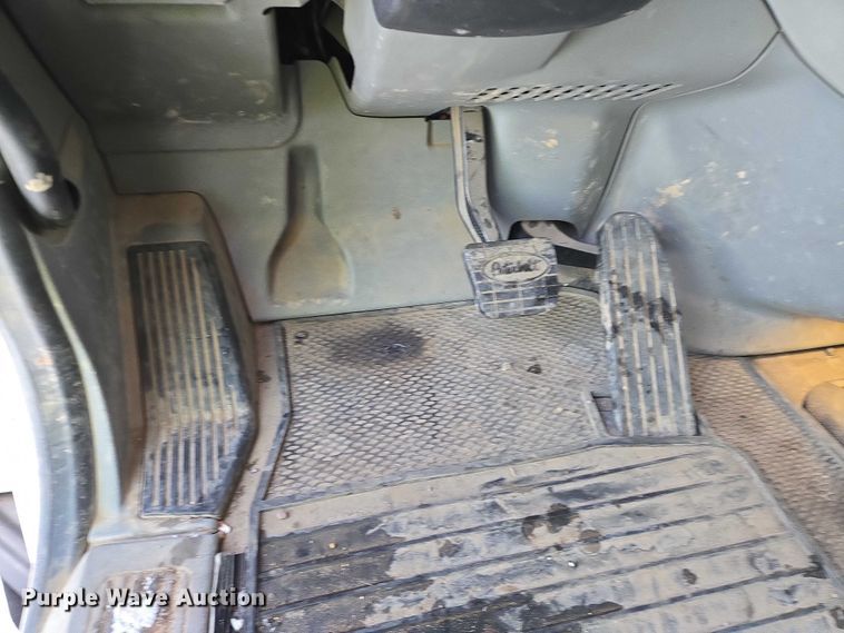 image for item EB1257 2020 Peterbilt 579 semi truck