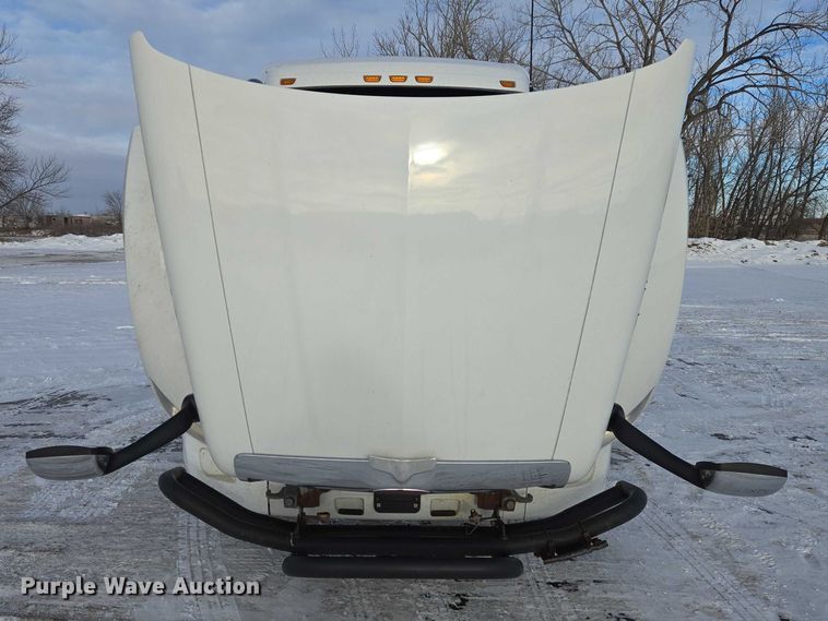 image for item EB1257 2020 Peterbilt 579 semi truck