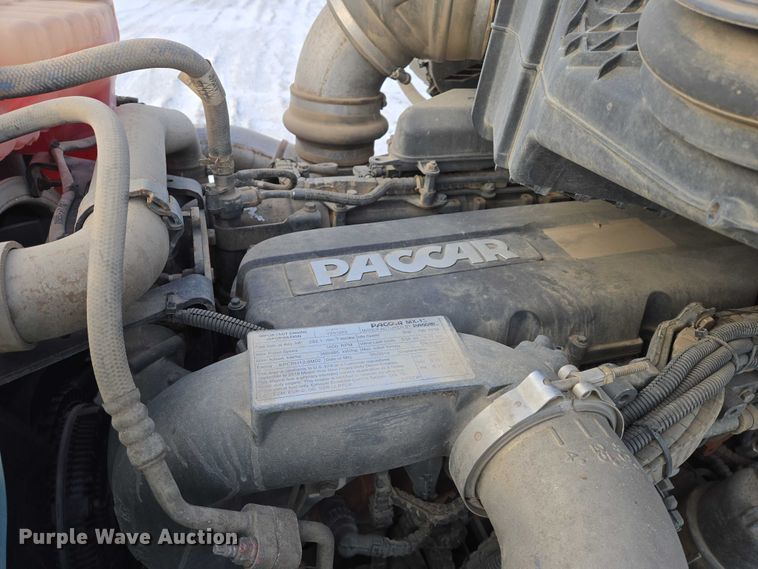 image for item EB1257 2020 Peterbilt 579 semi truck