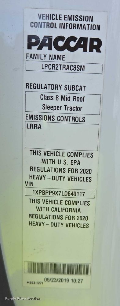 image for item EB1257 2020 Peterbilt 579 semi truck