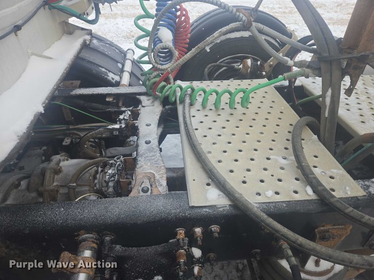 image for item EB1258 2015 Freightliner Cascadia semi truck