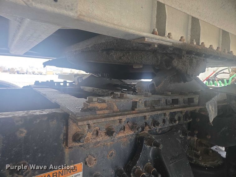 image for item EB1258 2015 Freightliner Cascadia semi truck