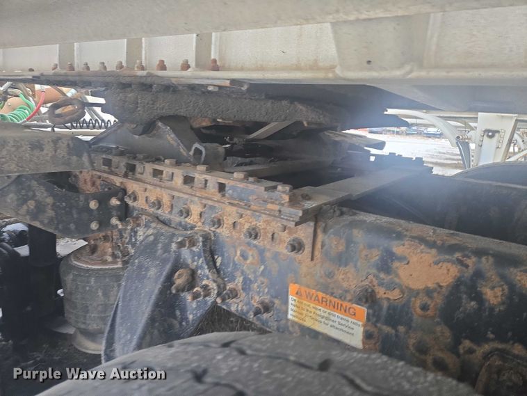 image for item EB1258 2015 Freightliner Cascadia semi truck