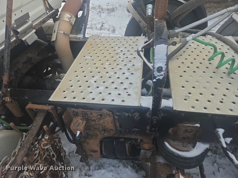 image for item EB1258 2015 Freightliner Cascadia semi truck