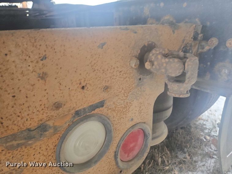 image for item EB1258 2015 Freightliner Cascadia semi truck