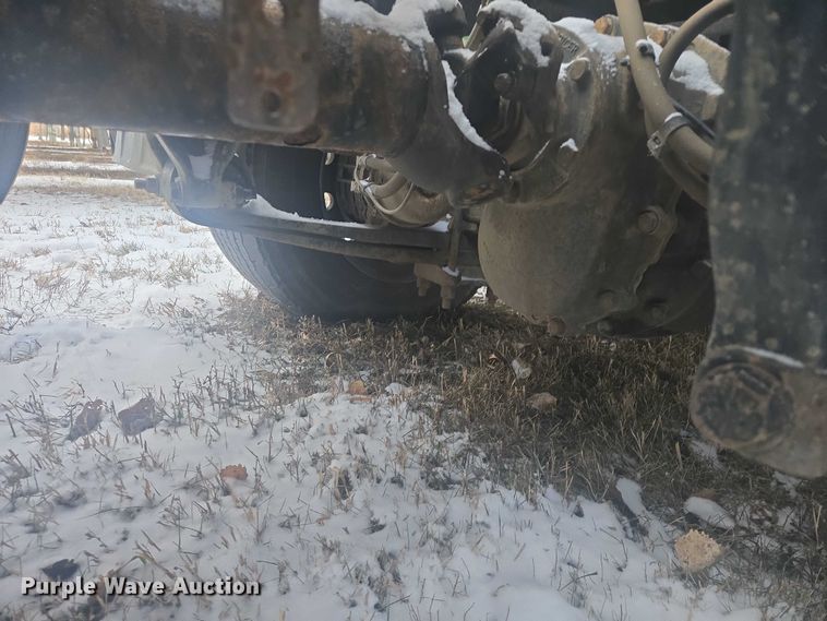 image for item EB1258 2015 Freightliner Cascadia semi truck