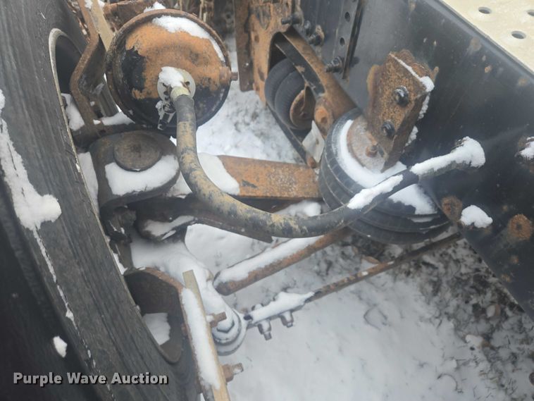 image for item EB1258 2015 Freightliner Cascadia semi truck