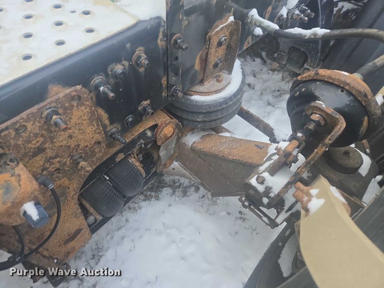 image for item EB1258 2015 Freightliner Cascadia semi truck